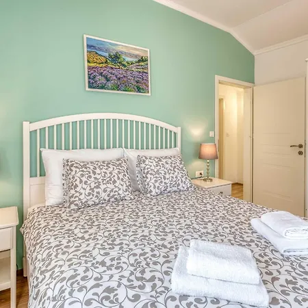 Semesterbostad Andrea Mit Whirlpool By Interhome Malinska