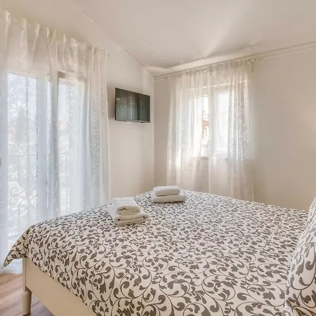 Andrea Mit Whirlpool By Interhome * Malinska